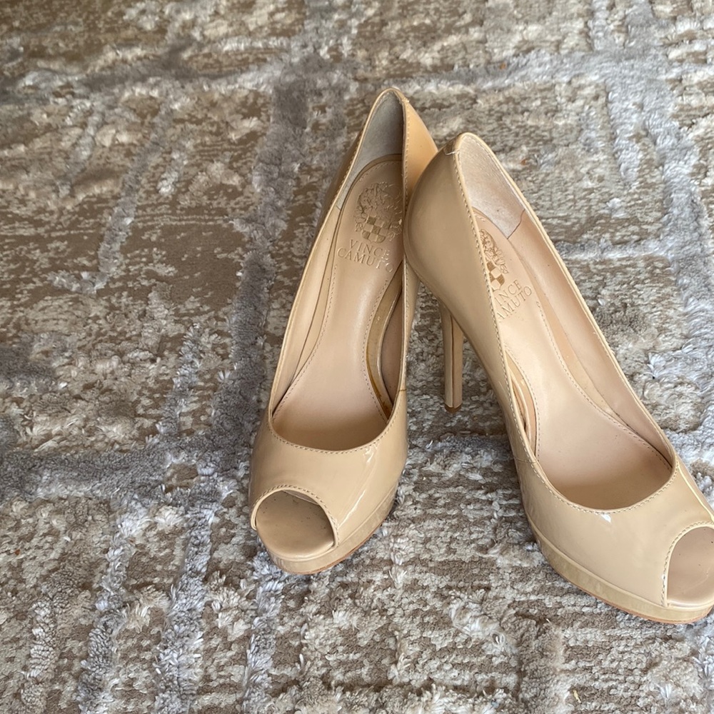 Vince Camuto Designer Heels size 6M - Picture 1 of 6